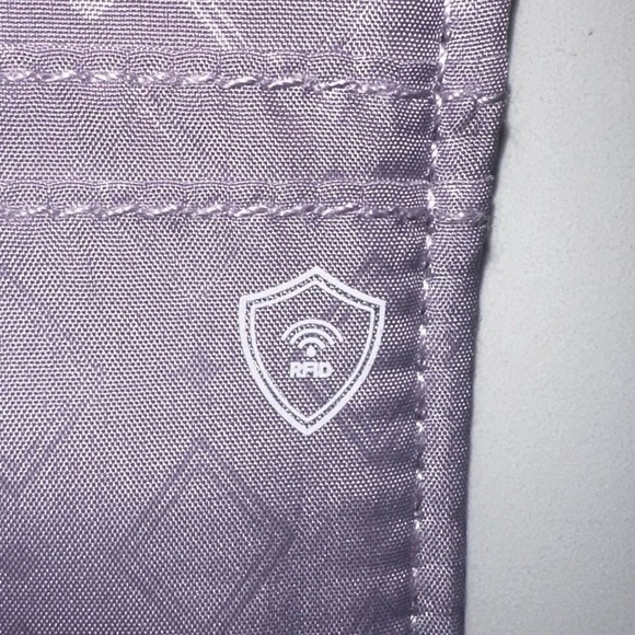 Vera Bradley Ultralight RFID Mini Tri-fold Wallet - Tropical Floral Print - Picture 7 of 12